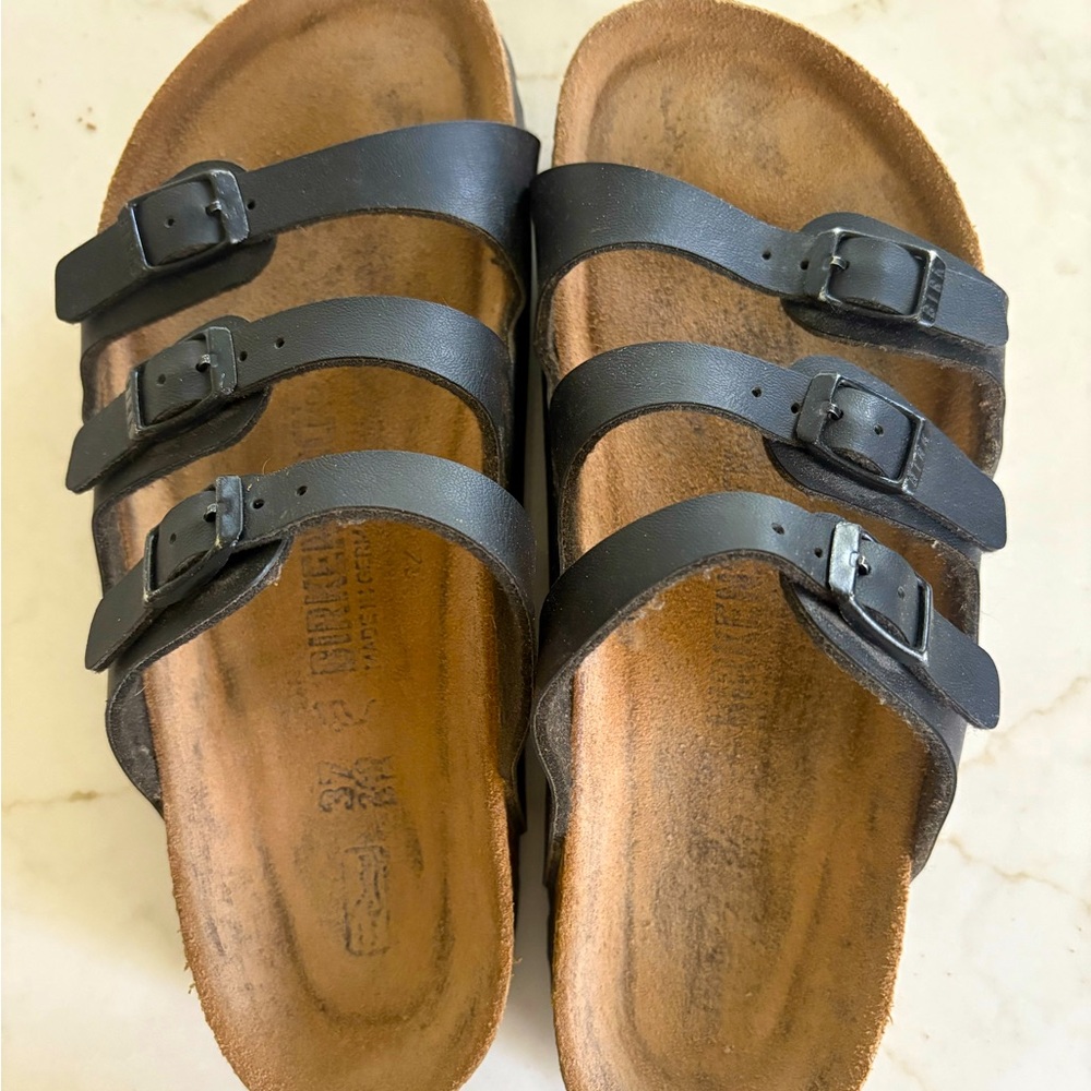 Birkenstock women’s sandals, size 37 (7.5/8).  Leather upper. Lightly worn!